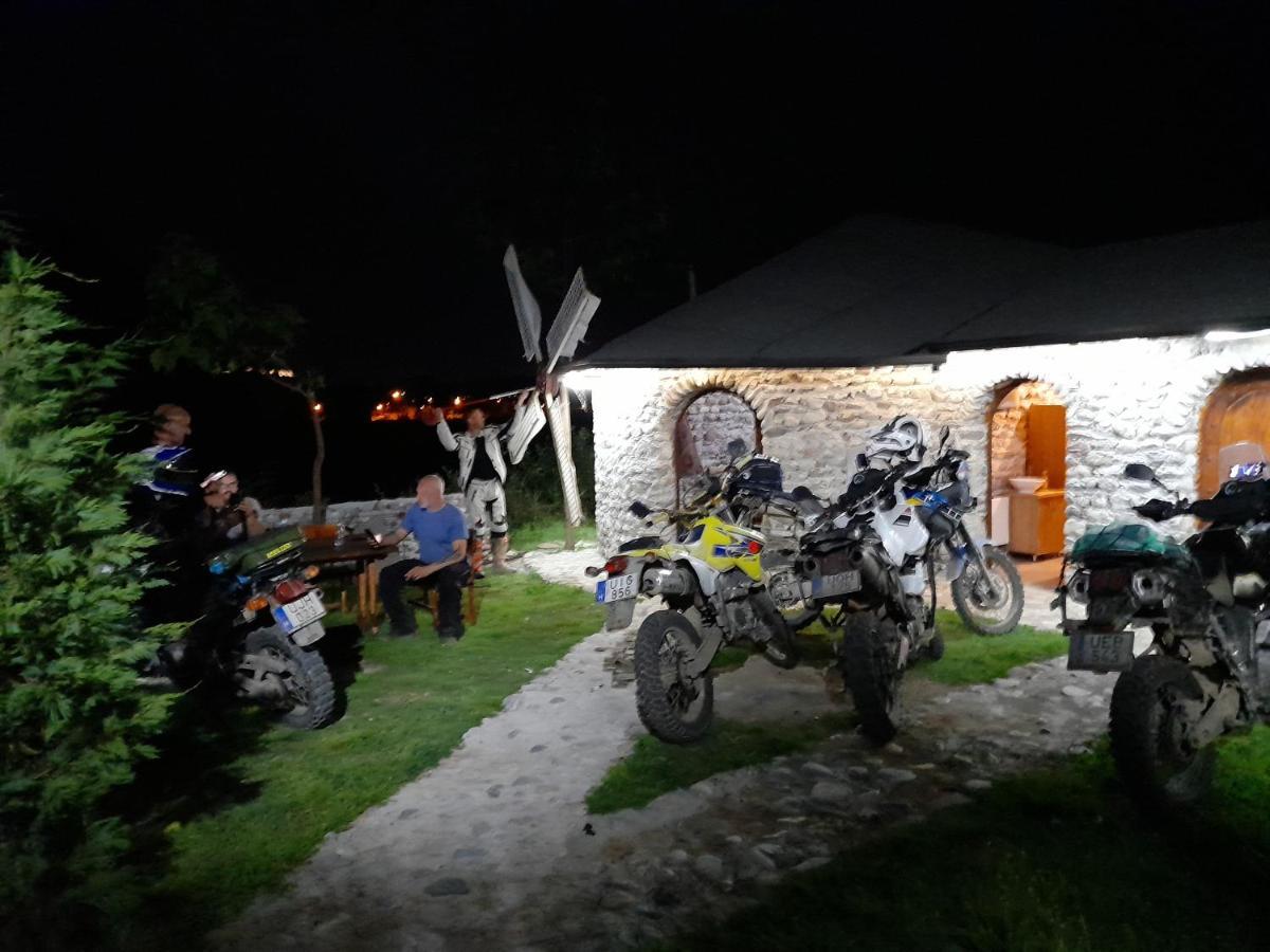 Windmill Shkodra Gesthouse Camping & Grill Exterior foto