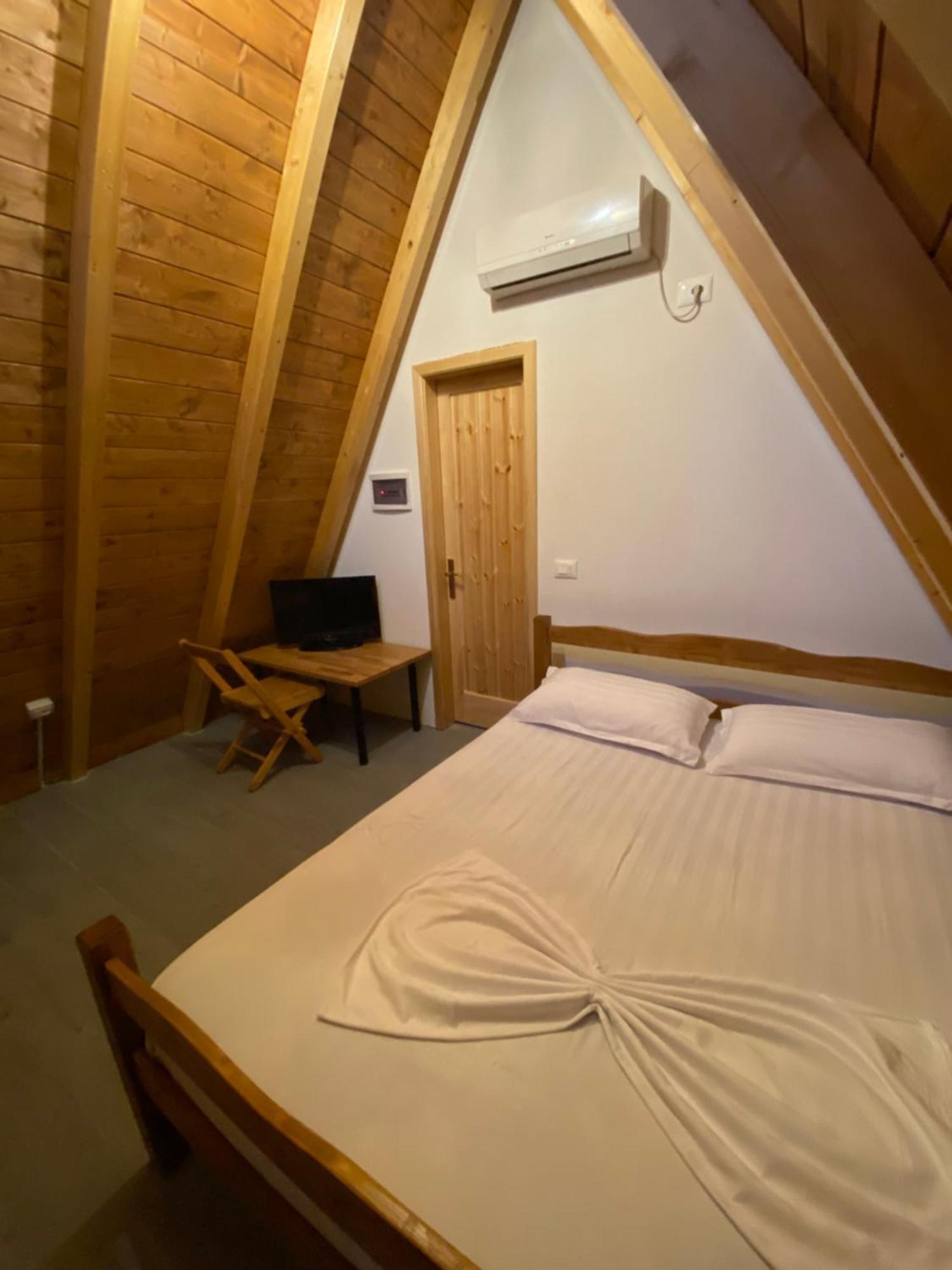 Windmill Shkodra Gesthouse Camping & Grill Exterior foto