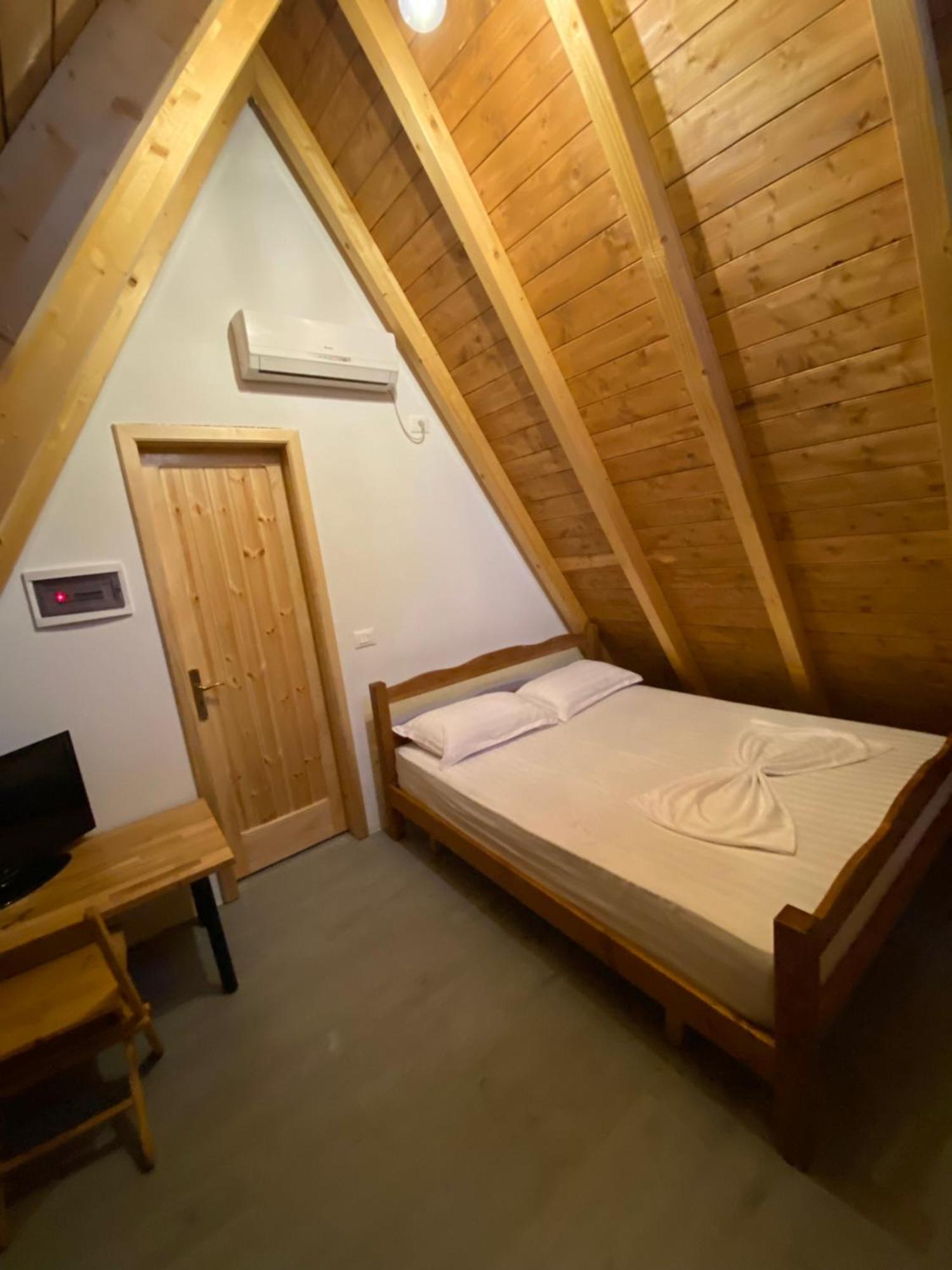Windmill Shkodra Gesthouse Camping & Grill Exterior foto