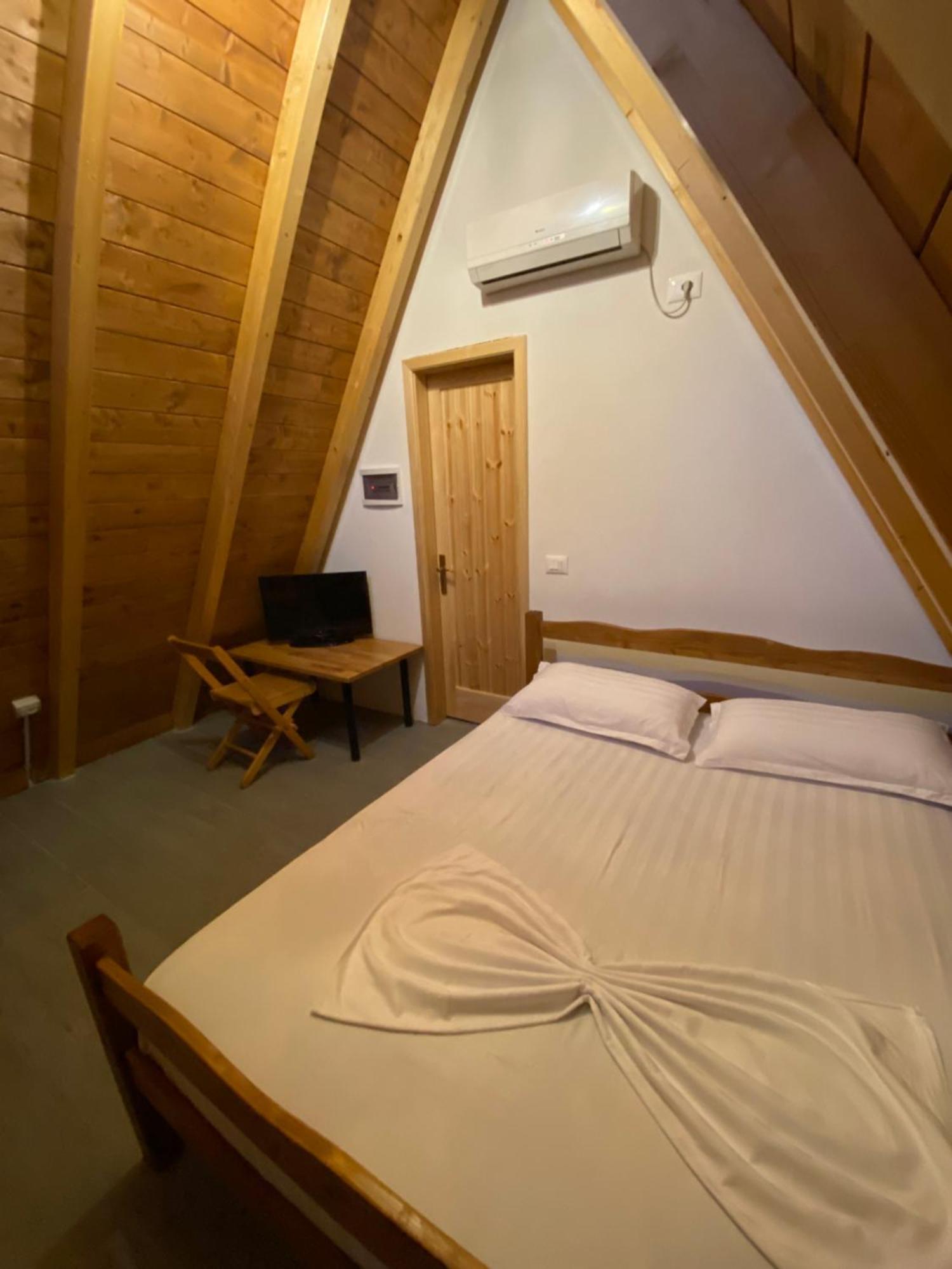 Windmill Shkodra Gesthouse Camping & Grill Exterior foto